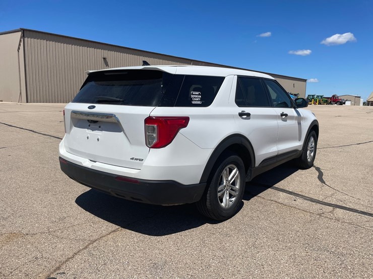 2022-ford-explorer-image-6