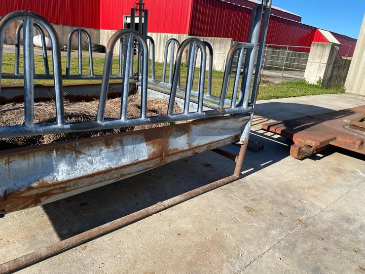 covered-bale-feeder-image-9