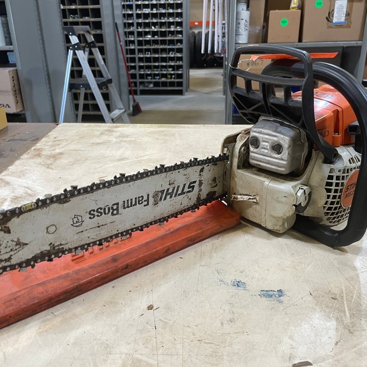 #10228 • Stihl MS271 Chainsaw