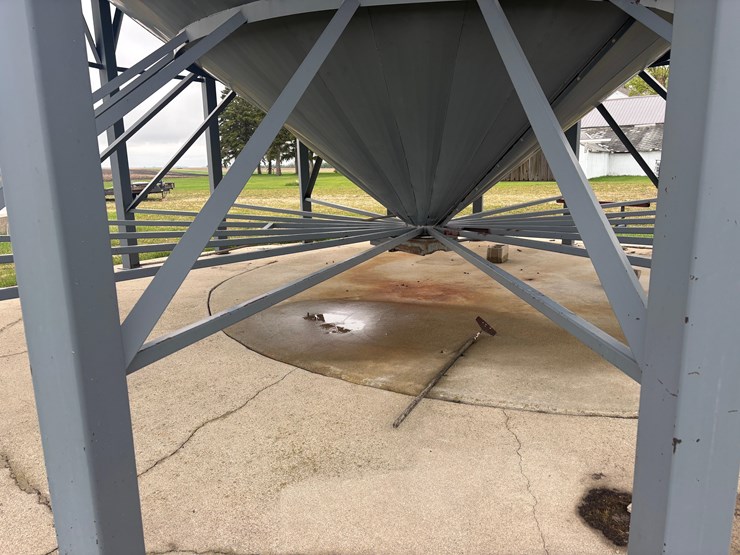 micada-hopper-bottom-image-8