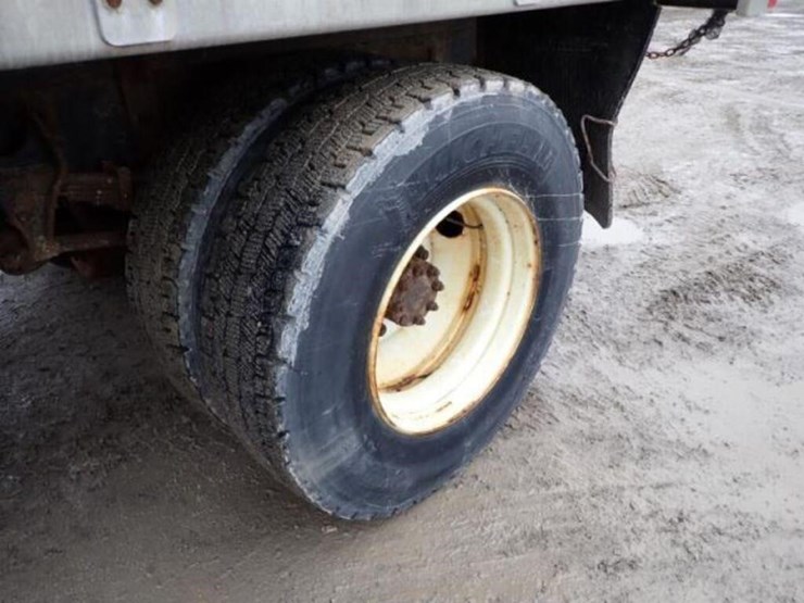 2006-ford-f650-xlt-image-40