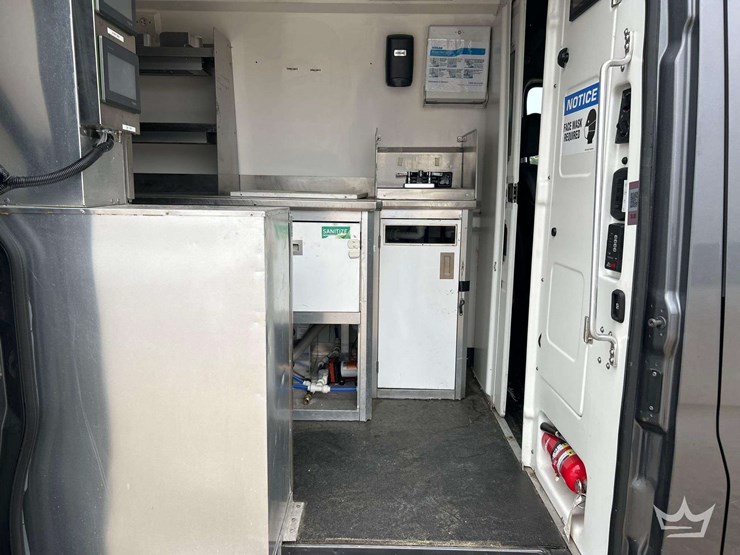2021-mercedes-benz-sprinter-4500-image-23