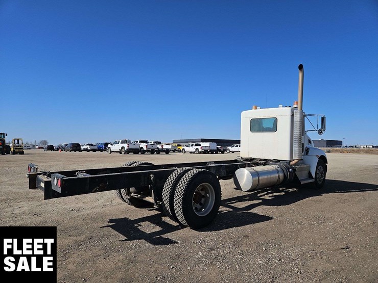 2015-kenworth-t370-image-4
