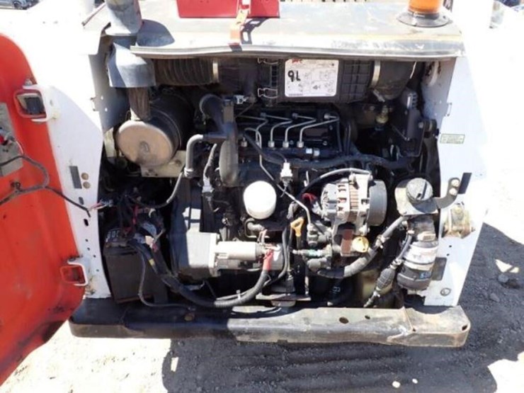 2014-bobcat-s590-image-36