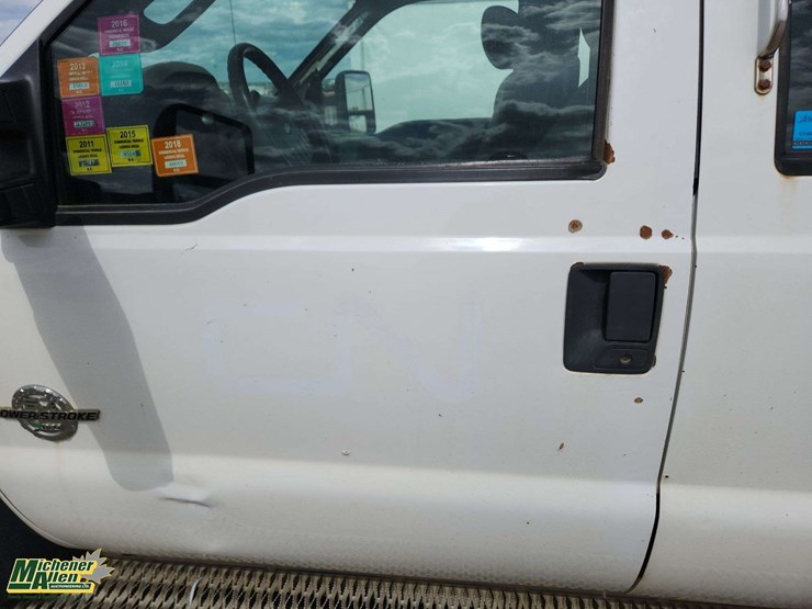 2011-ford-f550-image-44