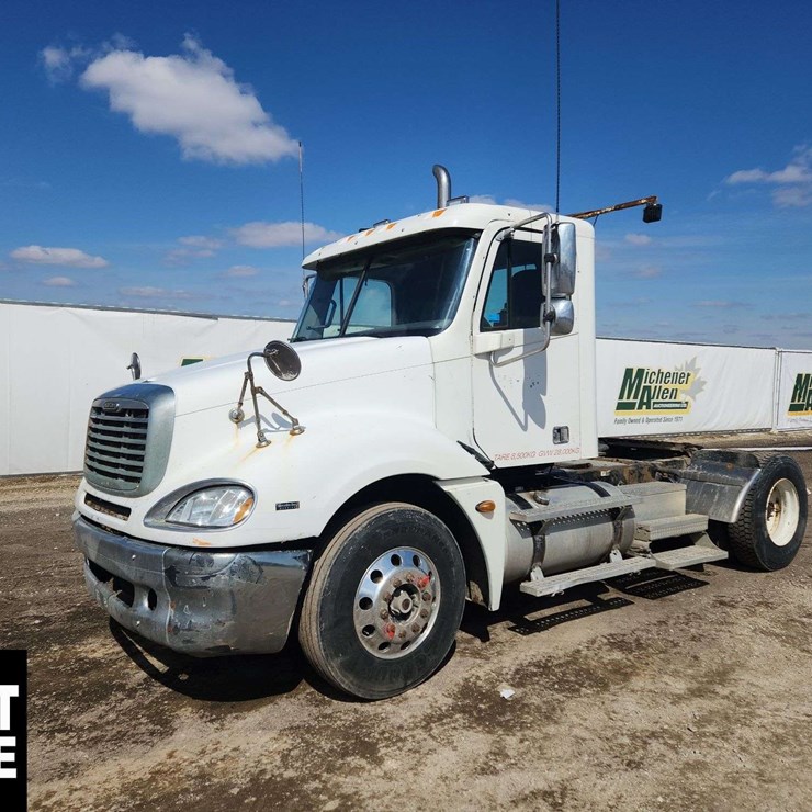 2005 FREIGHTLINER COLUMBIA 120