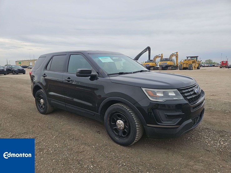 2016-ford-explorer-image-4