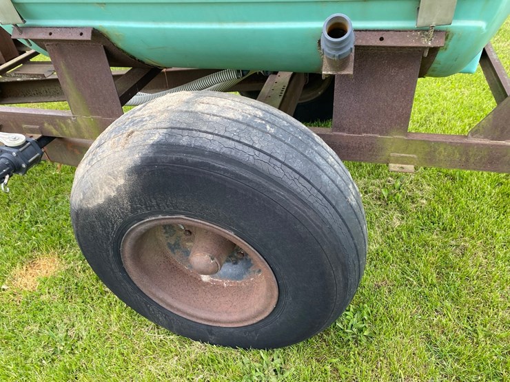 500-gal-fertilizer-tank-on-trailer-image-15
