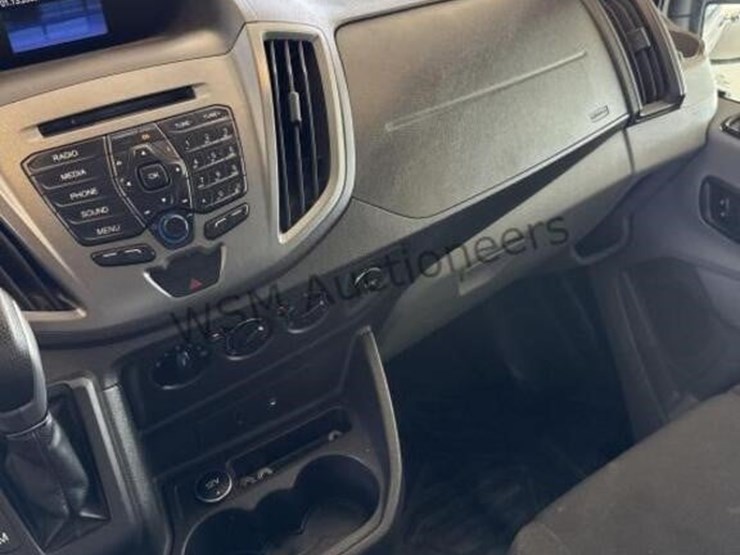 2015-ford-transit-image-22
