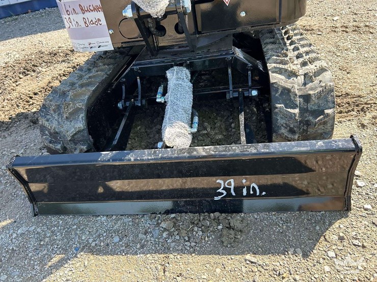agt-skid-steer-loader-image-14