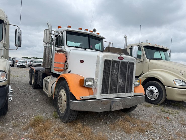 peterbilt-357-image-2