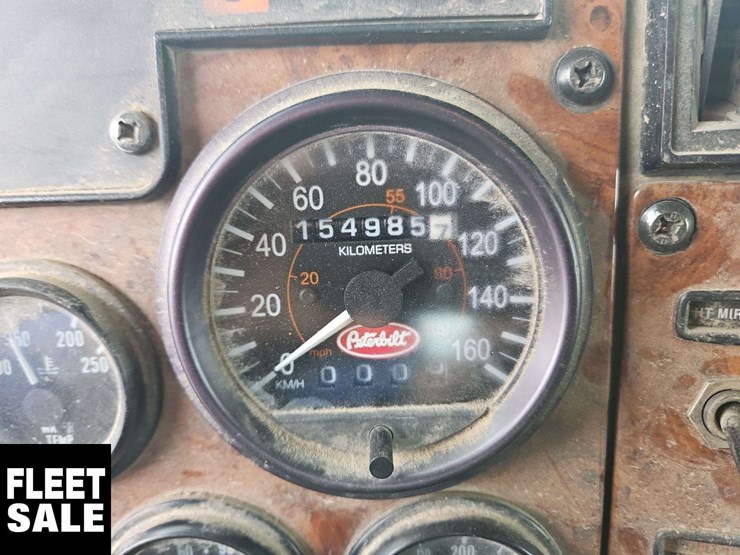 2003-peterbilt-330-image-39