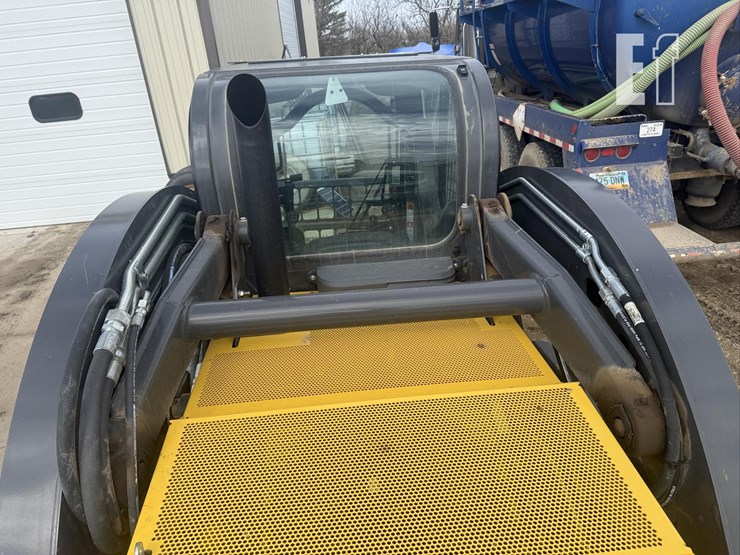 2021-new-holland-c332-image-16