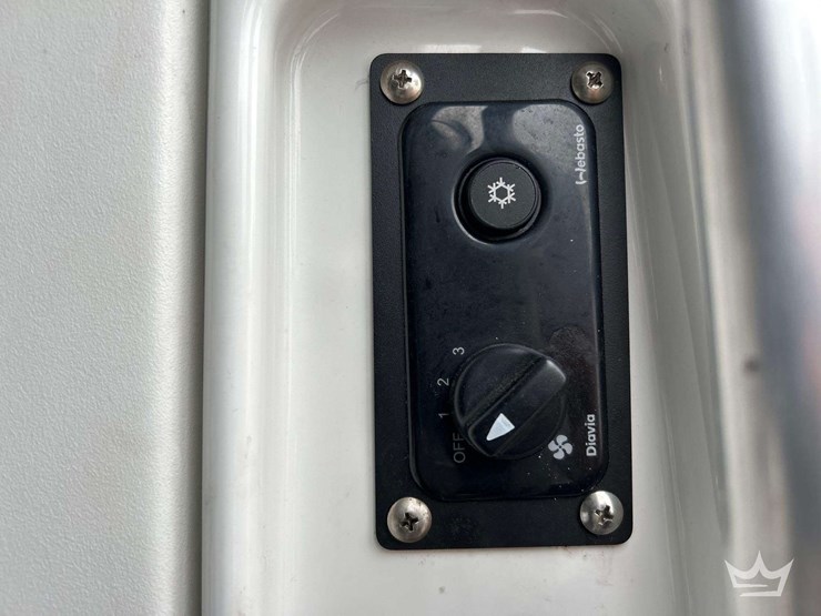2021-mercedes-benz-sprinter-4500-image-34