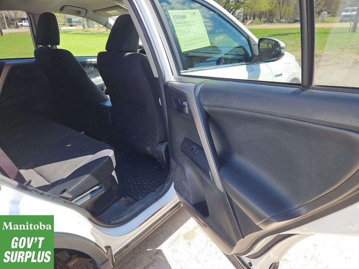 2017-toyota-rav4-image-23