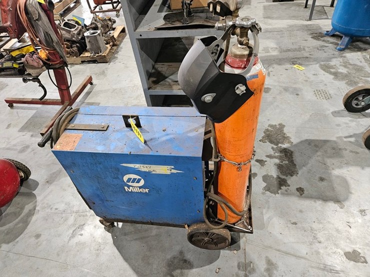 #6191-•-miller-millermatic-200-welder-image-2