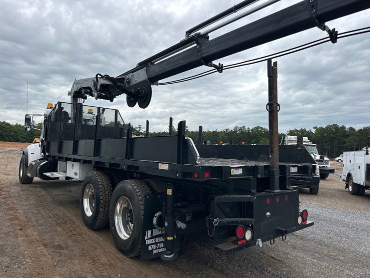 2020-peterbilt-348-image-12