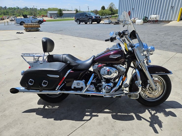 #6179-•-2006-harley-davidson-road-king-motorcycle-image-6
