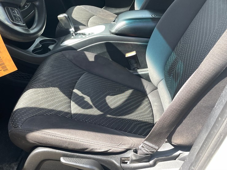 2013-dodge-journey-sxt-image-13