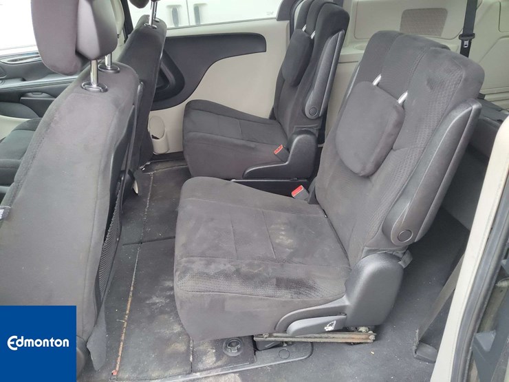 2012-dodge-grand-caravan-image-15