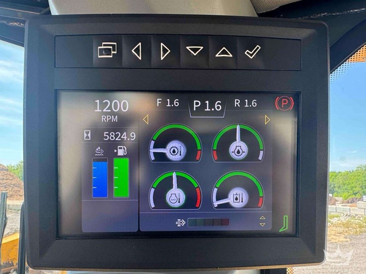 2020-deere-850l-wlt-image-69