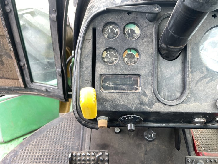 john-deere-8640-image-23