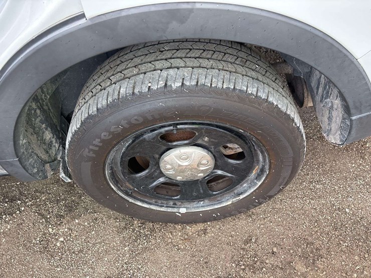 2017-ford-explorer-image-22