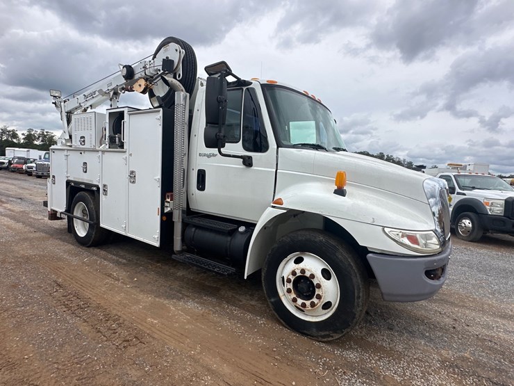 2010-international-durastar-4300-image-4