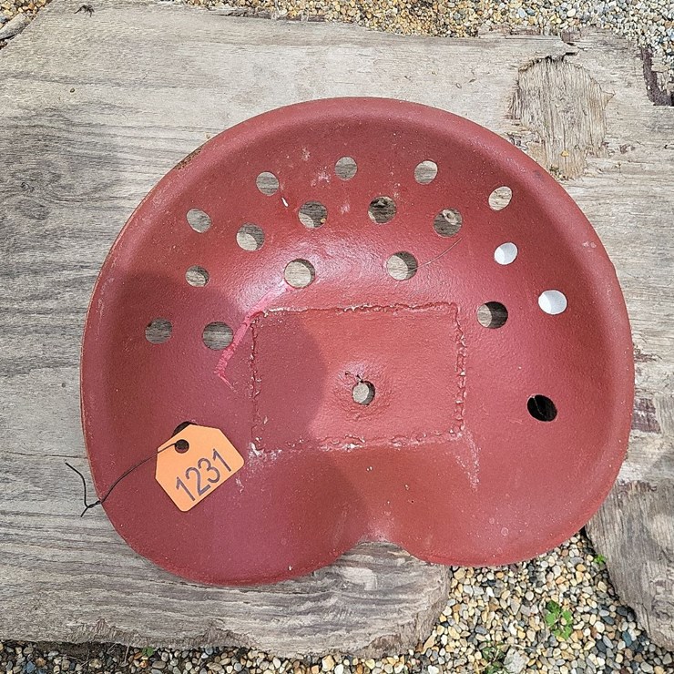International Seat  - Tag #1231