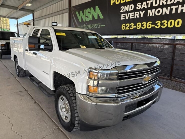 2015-chevrolet-silverado-2500hd-image-2