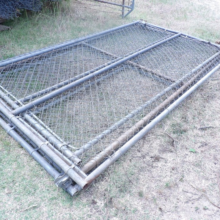 #40870 • ** ~2500' of 6' Chain Link Fence, (10) Gates, Poles, Wire & Misc