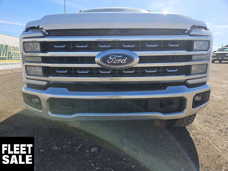 2023-ford-f250-image-32