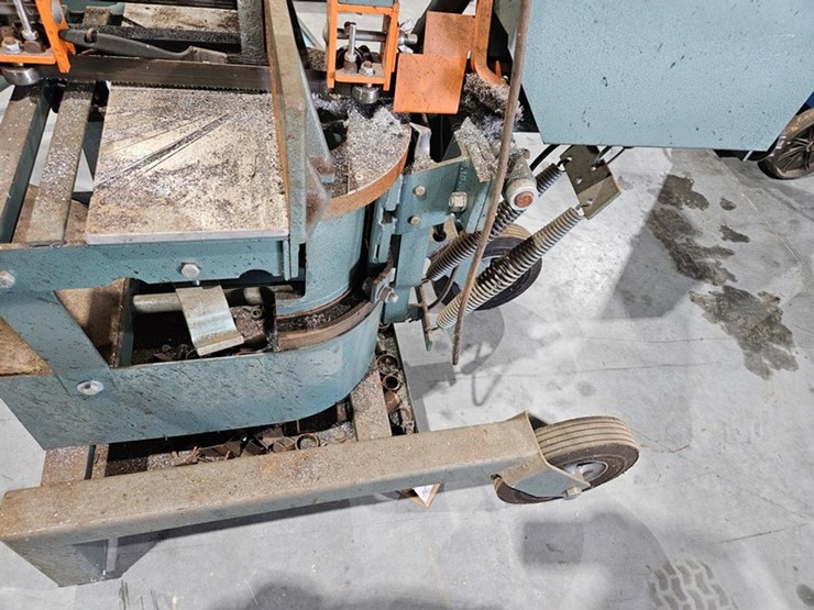 #6189-•-ellis-1600-metal-band-saw-image-14