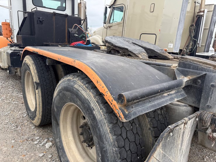 peterbilt-357-image-6
