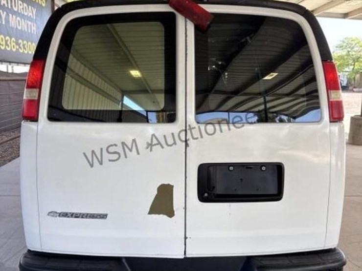 2009-chevrolet-express-1500-image-9