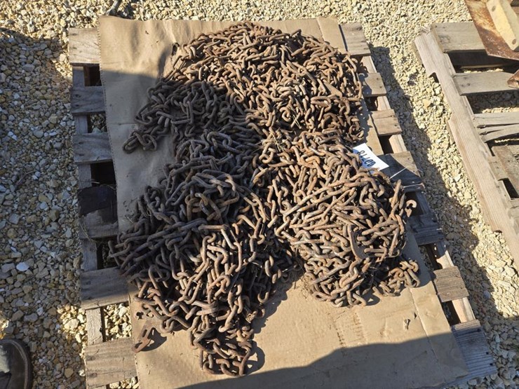 #718-•-18.4-x-38-tractor-chains-image-3