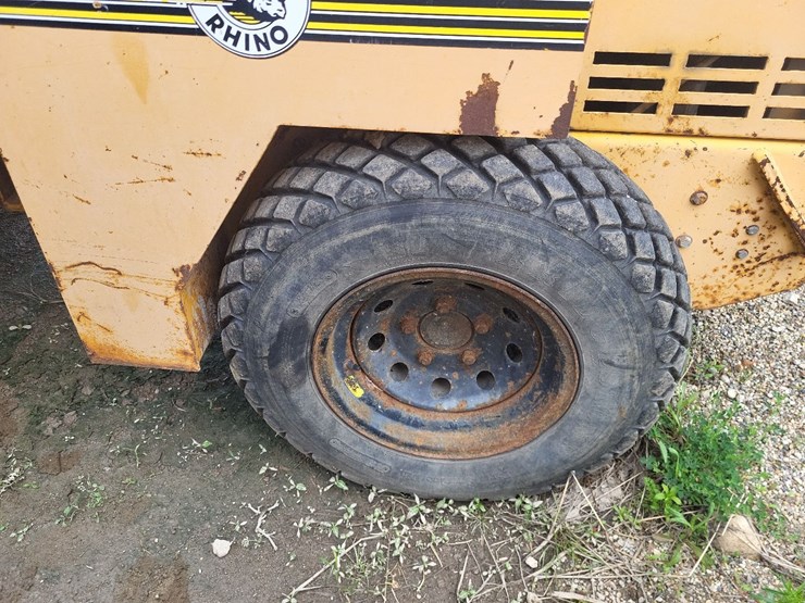 stone-rhino-roller-image-19