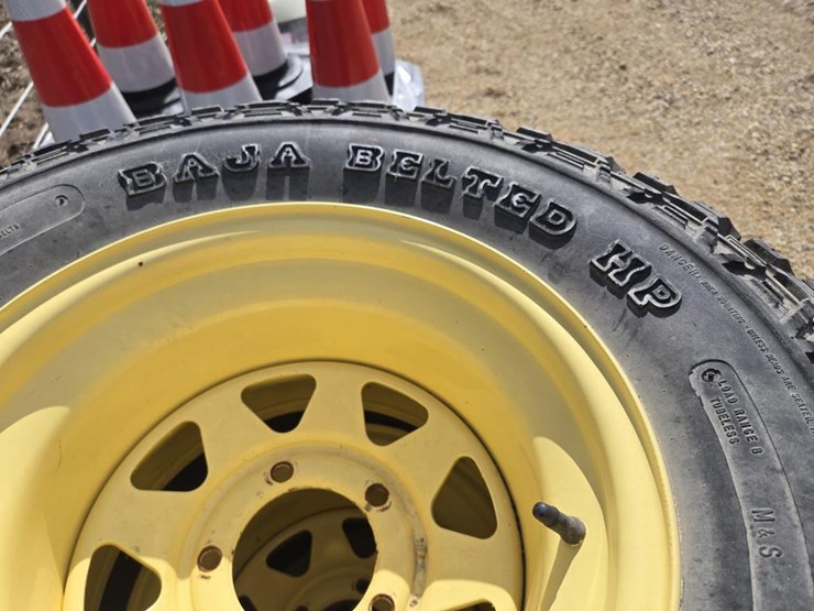 #487-•-(4)-mickey-thompson-baja-31-x-13.5-x-15-tires-image-5