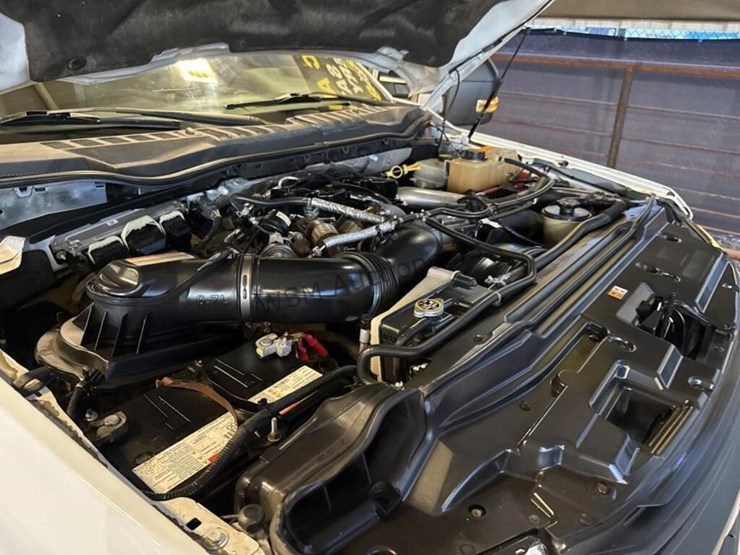 2017-ford-f550-image-16