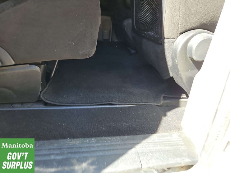 2012-dodge-grand-caravan-se-image-33