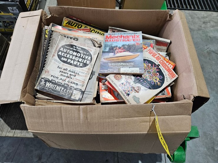 #6239-•-box-of-vintage-magazines-image-1