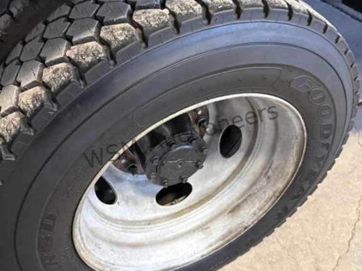 2017-ford-f550-image-11