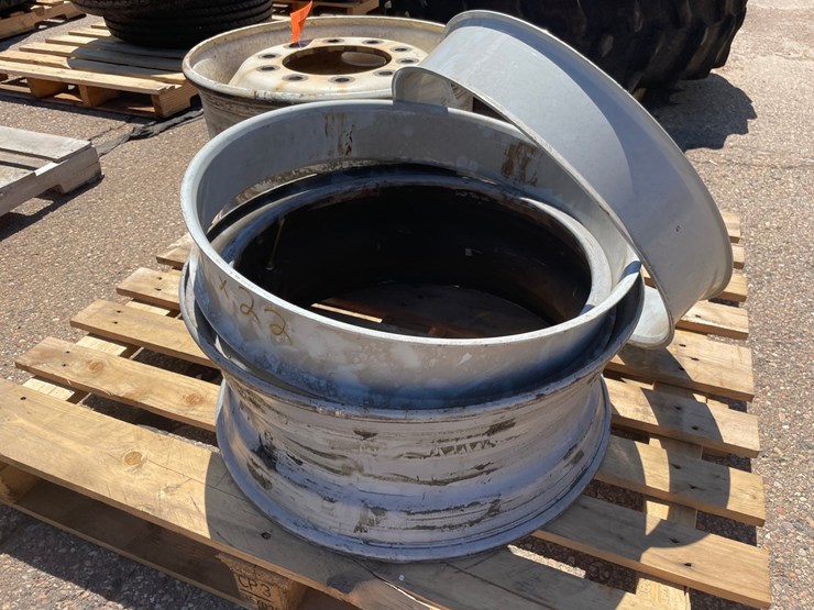 #8790-•-(2)-steel-rims-and-(2)-spacers-image-2