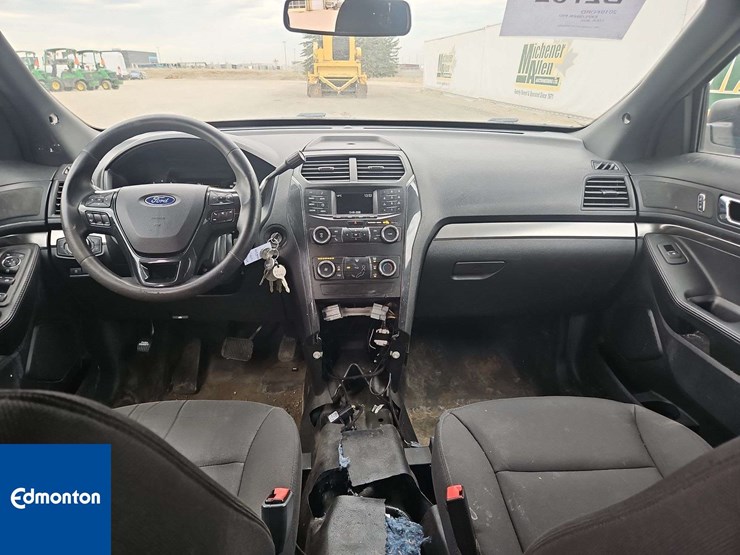 2019-ford-explorer-image-33