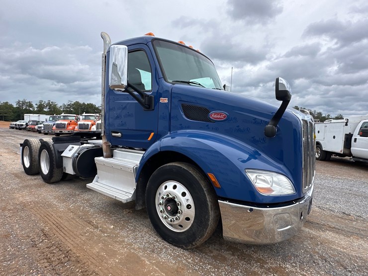 2016-peterbilt-579-image-4