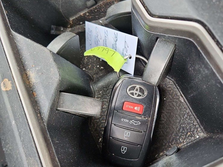 2023-toyota-tundra-image-19