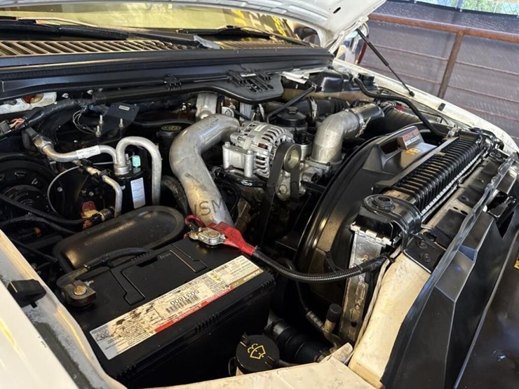 2005-ford-f550-image-15