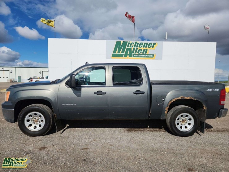 2011-gmc-sierra-1500-sl-image-2