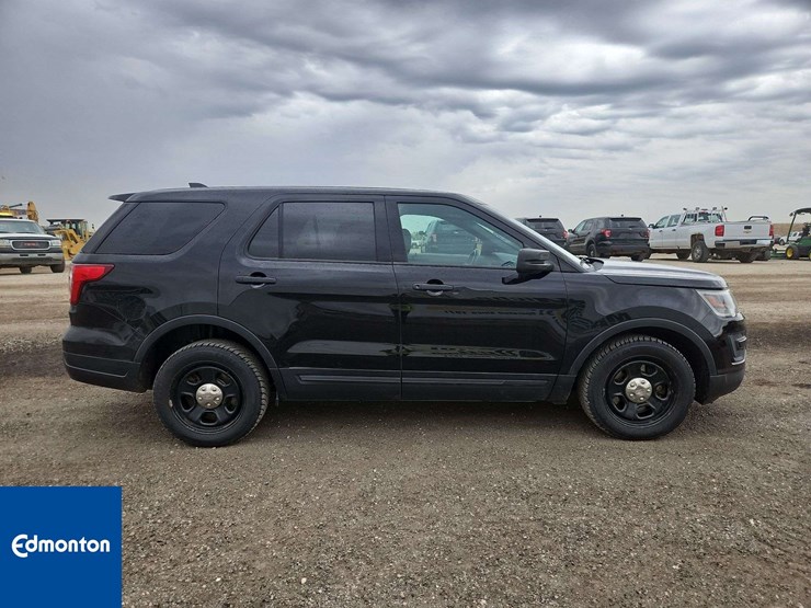 2018-ford-explorer-image-9