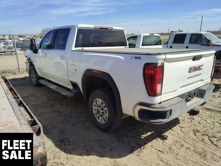 2023-gmc-sierra-2500hd-image-2